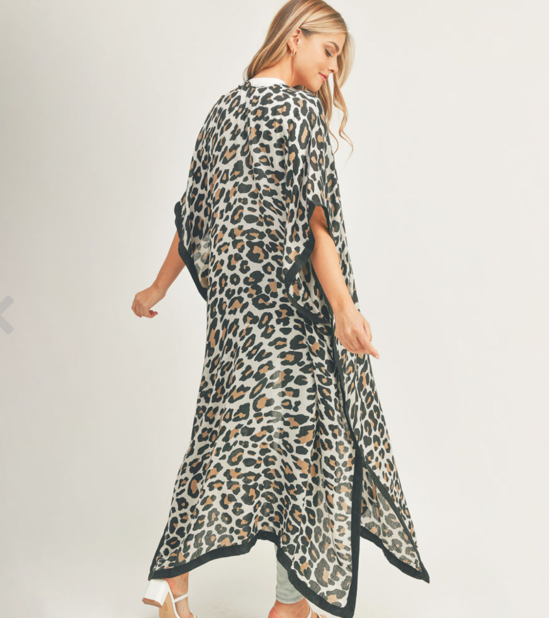 🖤 Fierce & Flowy Leopard Kimono Poncho
