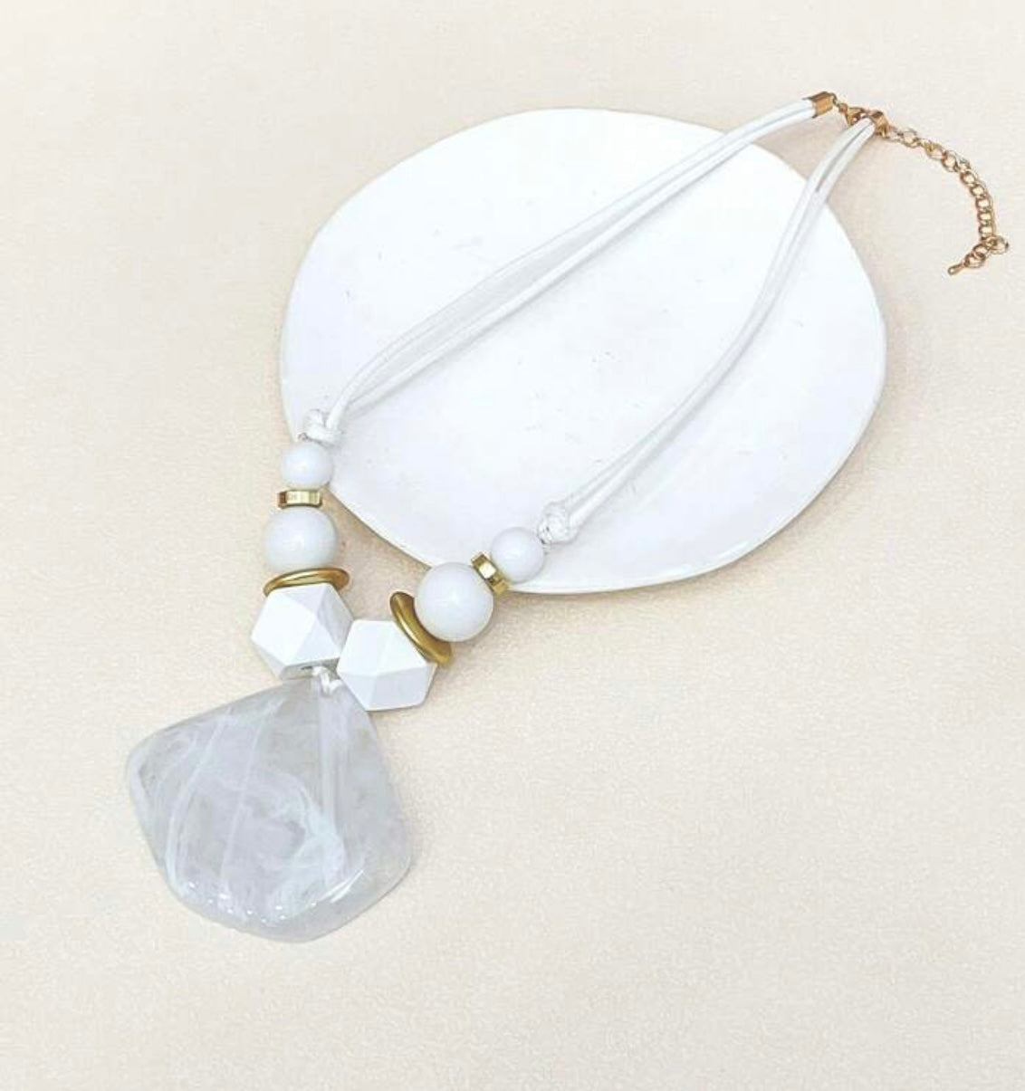 The White stone necklace