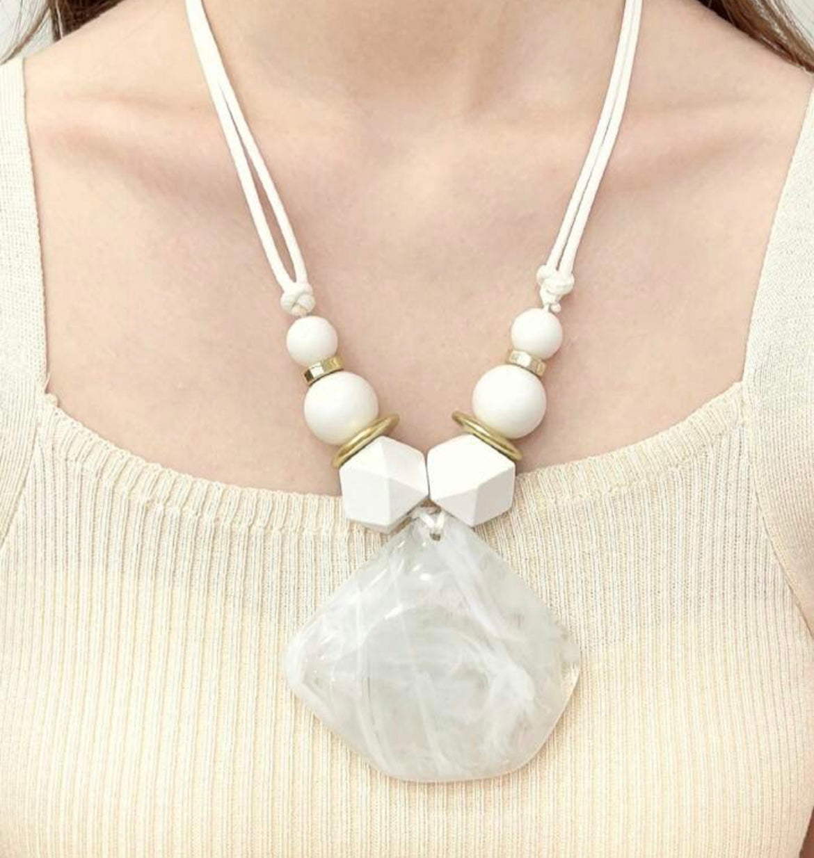 The White stone necklace