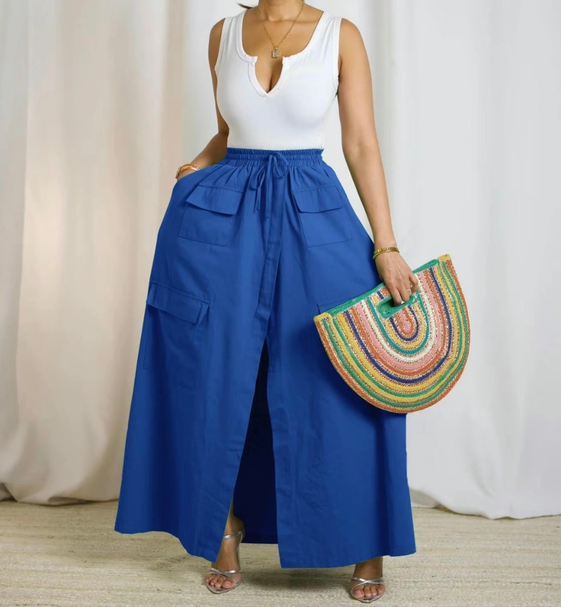 Golden skirt with pockets